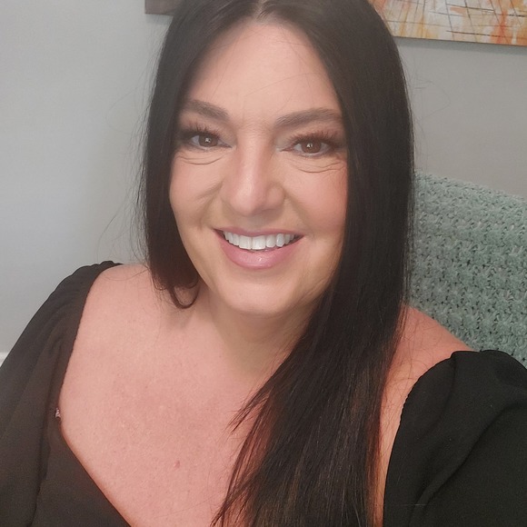 Meet your Posher, Brenda - Picture 1 of 1